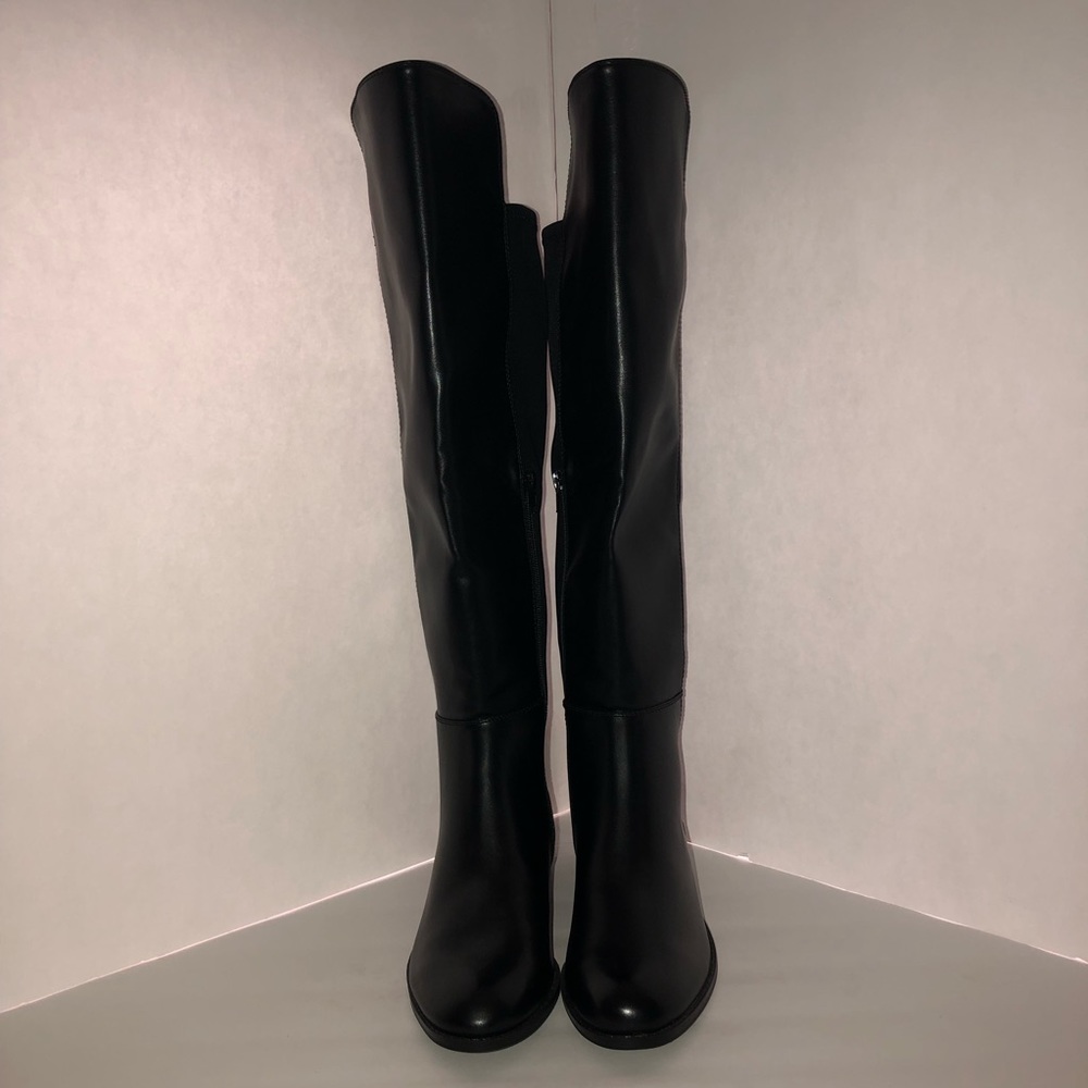 Relativity - Size 8, tall Black boots